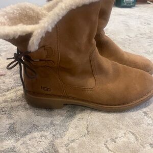 UGG Naiyah Boot Lace Up Back tan Suede Leather